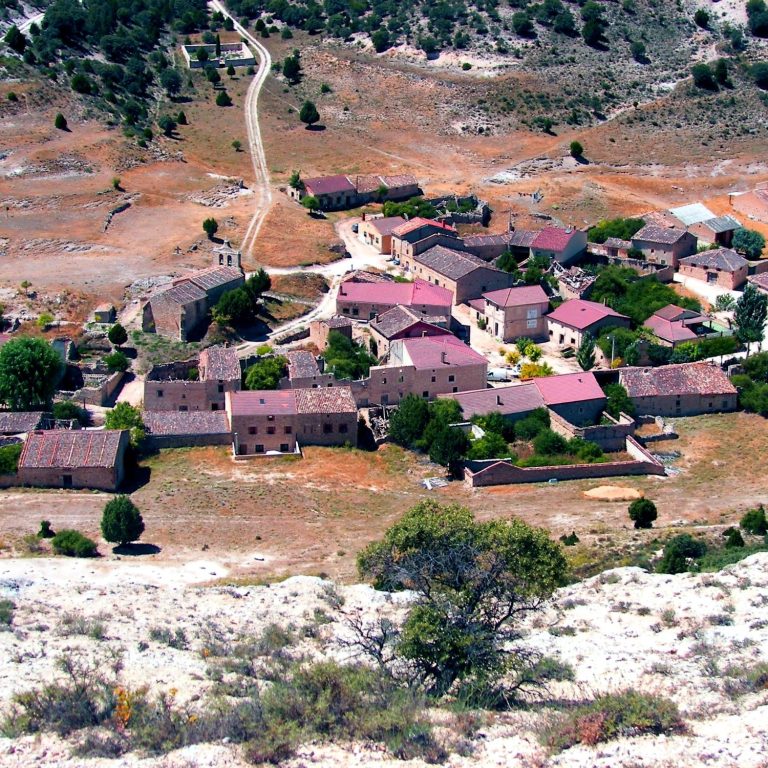 Vista del pueblo en verano desde la Cercona